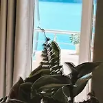 Sea Side Serenity 5 *